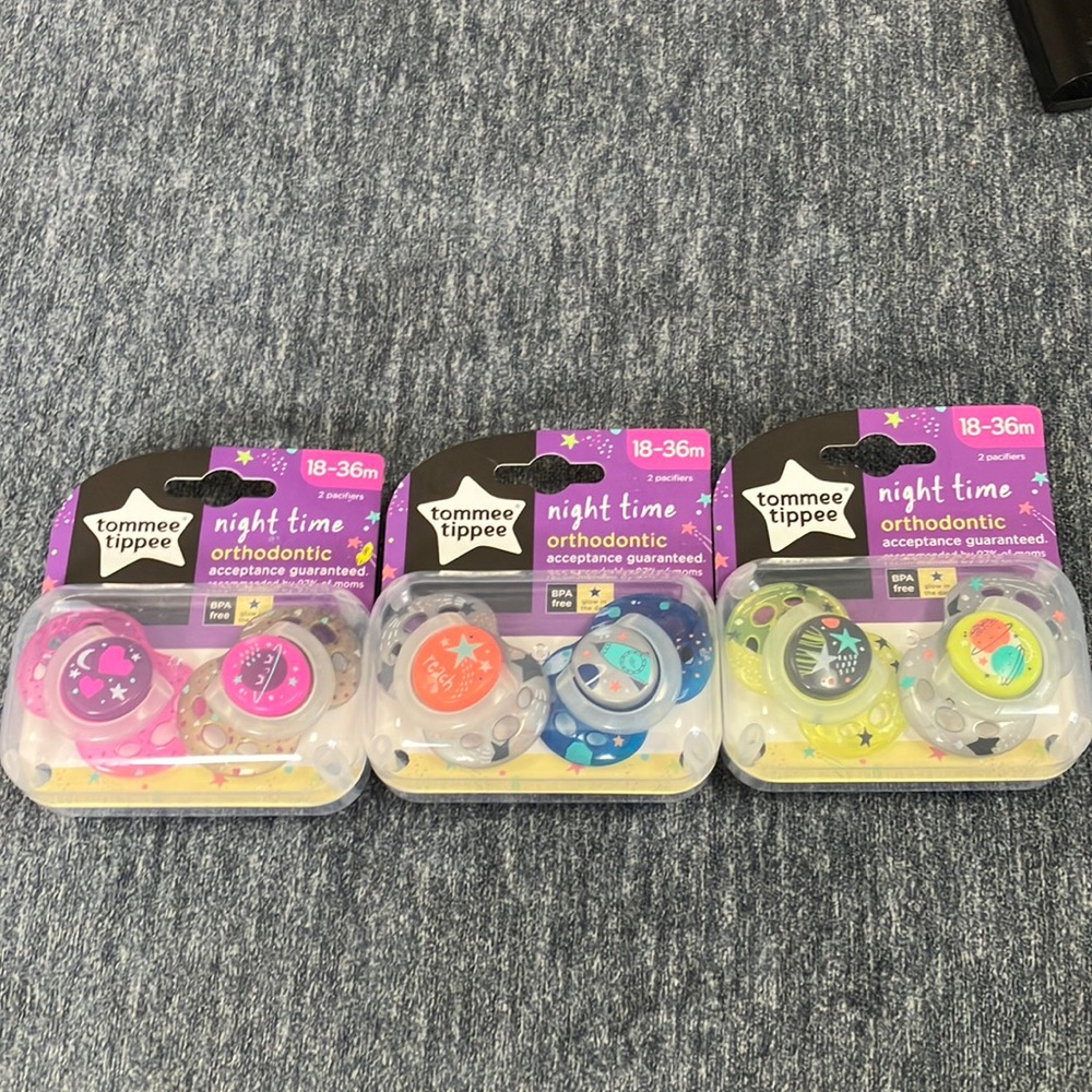 Brand new glow in the dark Tommee Tippee pacifiers 18-36months